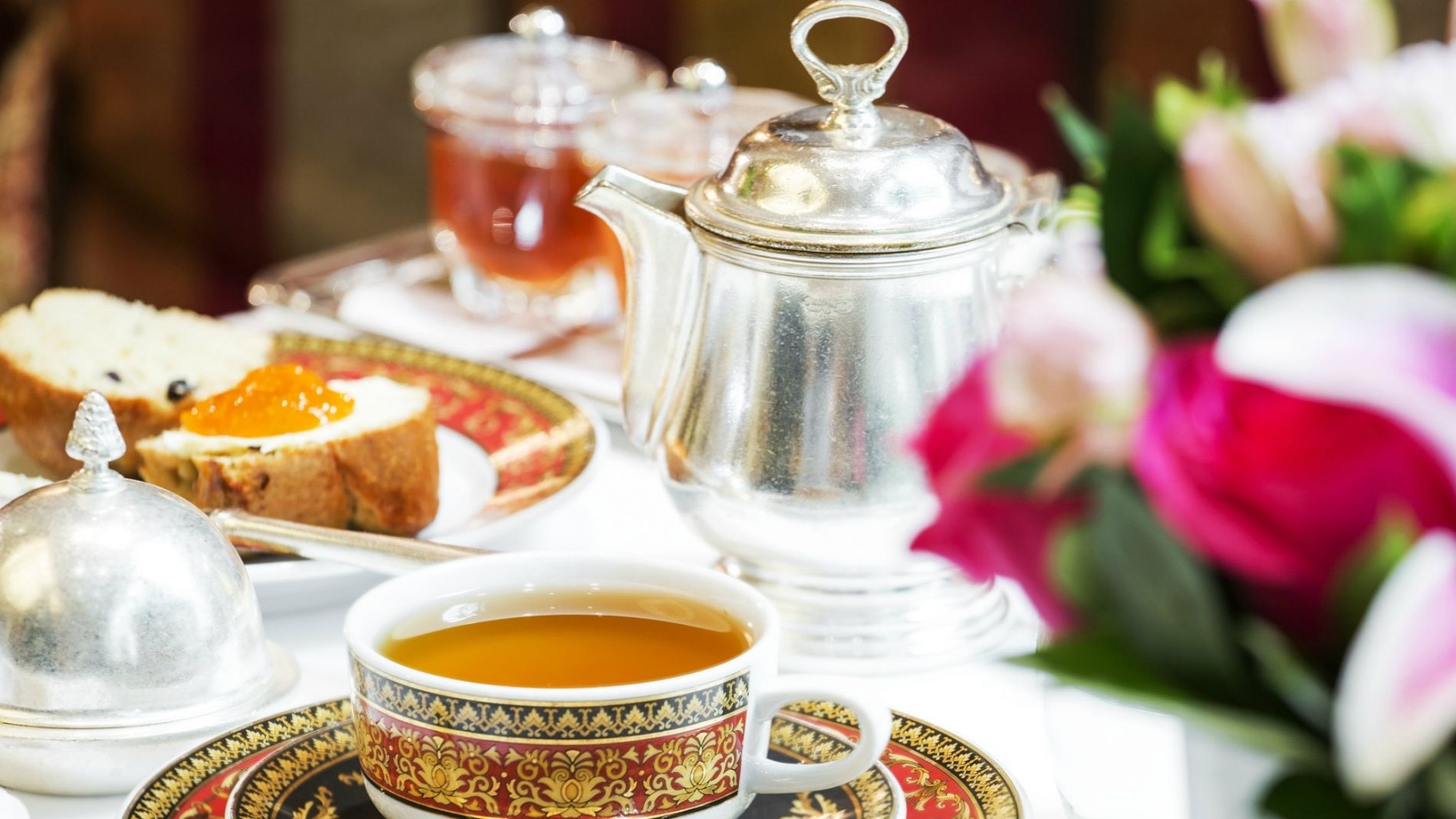 Winter Garden City Lounge High Tea delicious Desserts all day lounge Hotel Grande Bretagne Athens